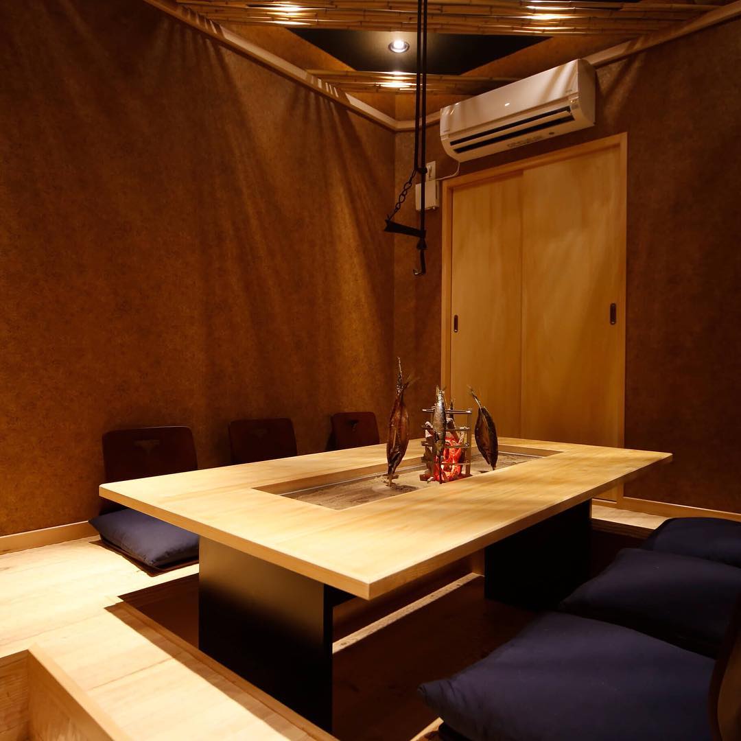 2F Private room with table on a tatami and open floor